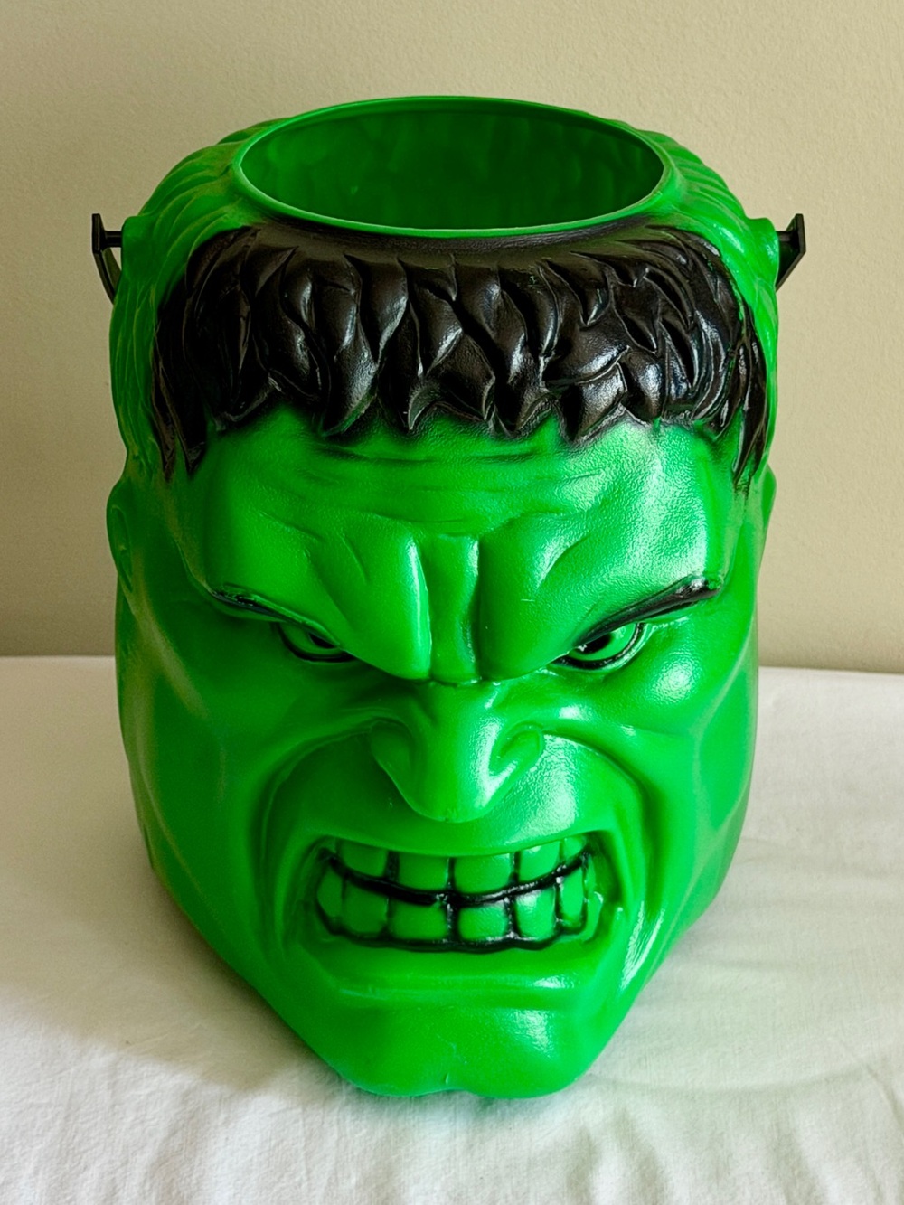 Vintage 2003 Marvel Incredible Hulk Halloween Candy Bucket Pail Disguise USA